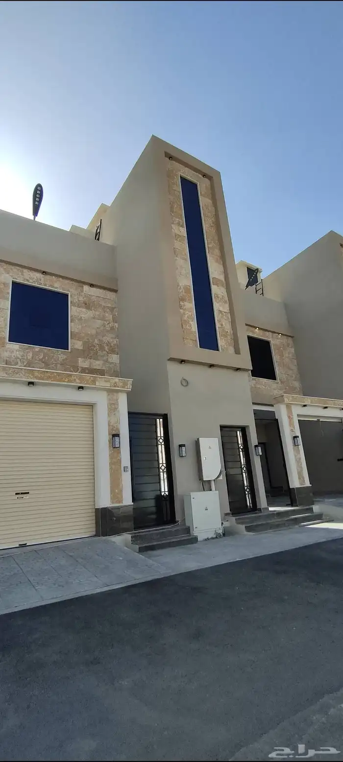 للبيع شقق ارضية وارواف علوية موقع مميز تشطيبات فاخرة 0