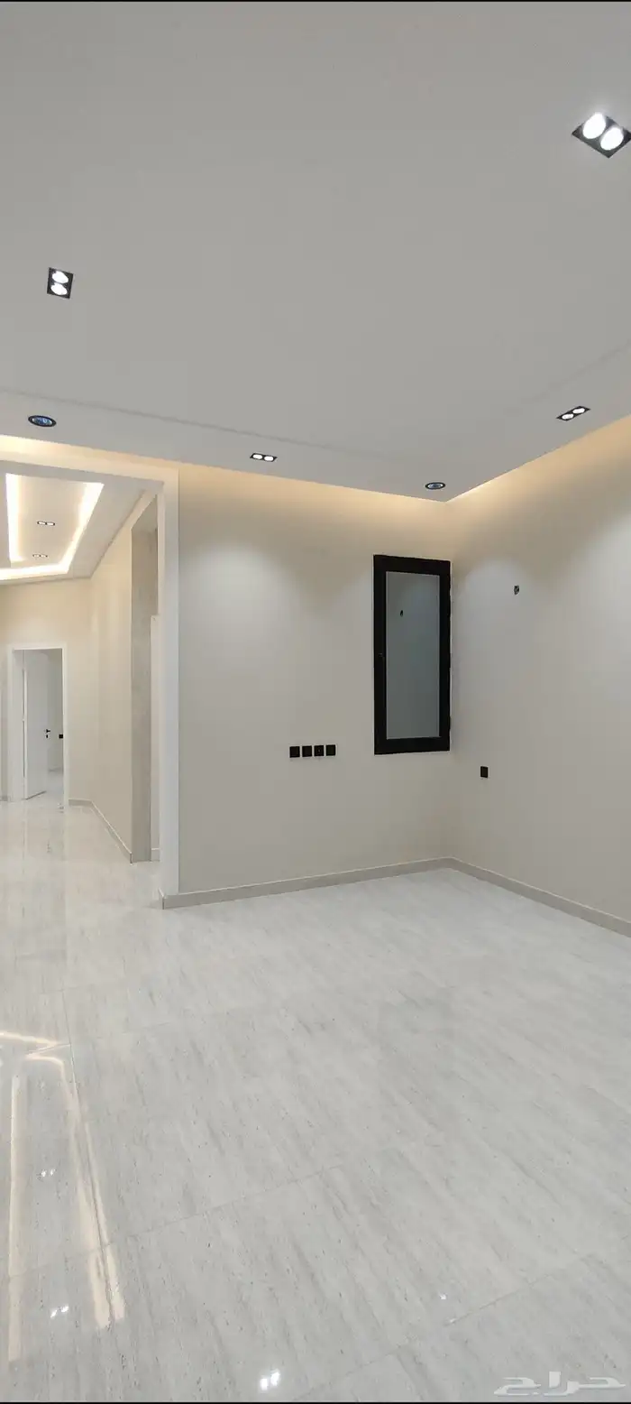 للبيع شقق ارضية وارواف علوية موقع مميز تشطيبات فاخرة 31