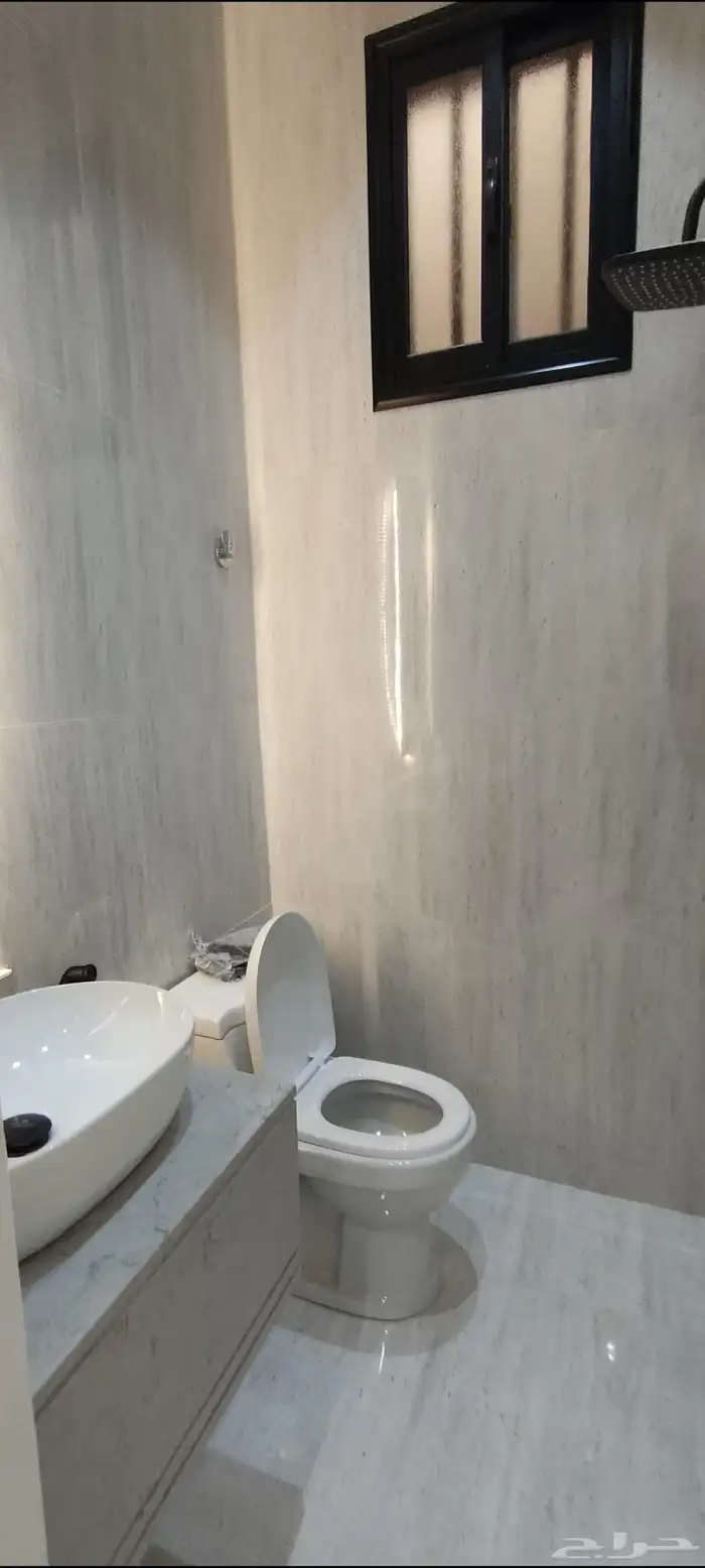 للبيع شقق ارضية وارواف علوية موقع مميز تشطيبات فاخرة 19