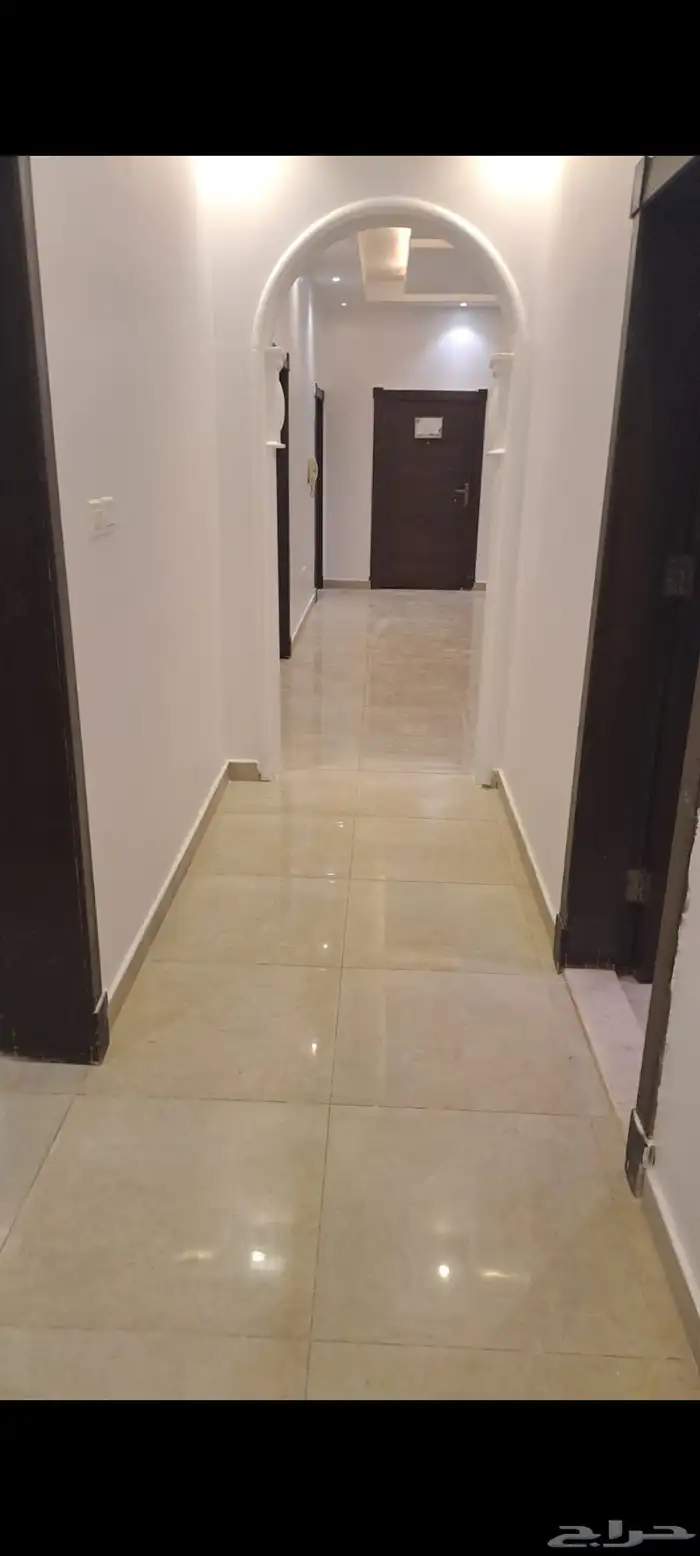 للإيجار شقه واسعه في حي الياقوت ابحر الشماليه 5