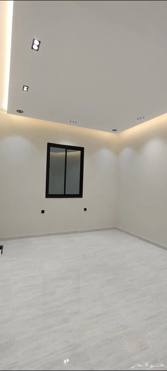 للبيع شقق ارضية وارواف علوية موقع مميز تشطيبات فاخرة 33