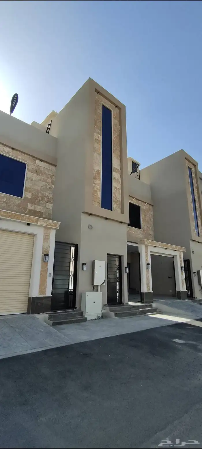 للبيع شقق ارضية وارواف علوية موقع مميز تشطيبات فاخرة 35