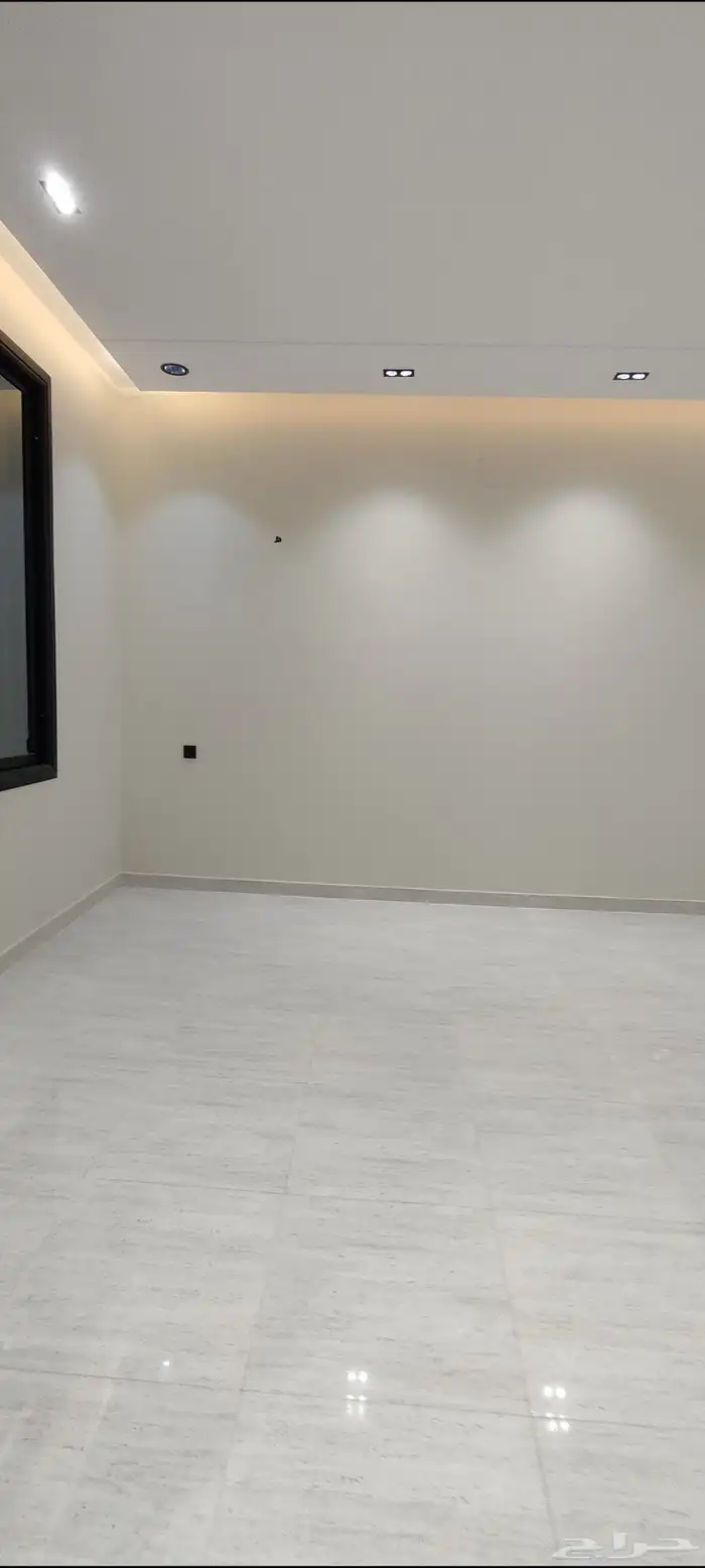 للبيع شقق ارضية وارواف علوية موقع مميز تشطيبات فاخرة 5