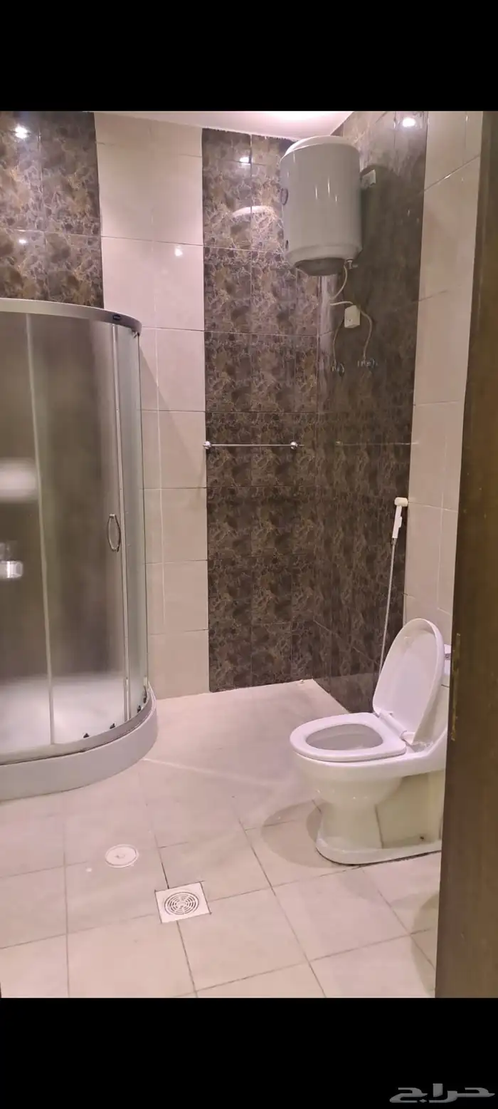 للإيجار شقه واسعه في حي الياقوت ابحر الشماليه 3