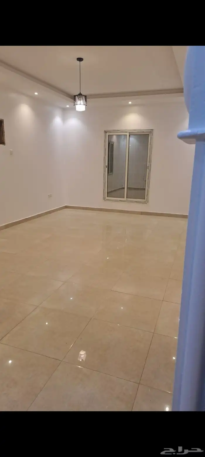 للإيجار شقه واسعه في حي الياقوت ابحر الشماليه 4