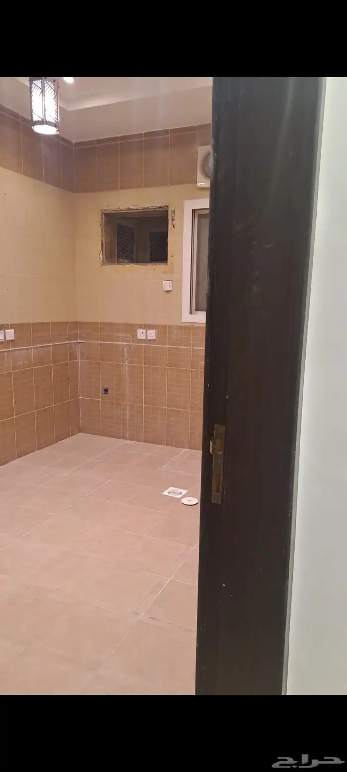 للإيجار شقه واسعه في حي الياقوت ابحر الشماليه 2