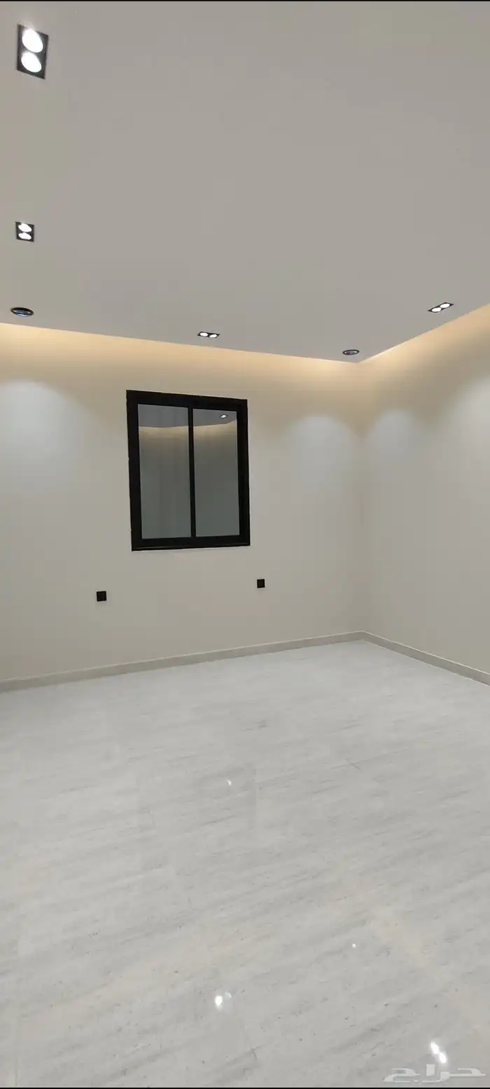 للبيع شقق ارضية وارواف علوية موقع مميز تشطيبات فاخرة 21