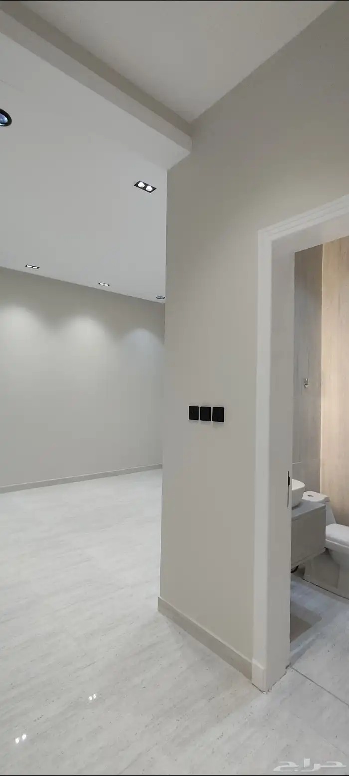 للبيع شقق ارضية وارواف علوية موقع مميز تشطيبات فاخرة 15