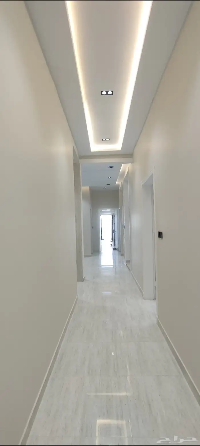 للبيع شقق ارضية وارواف علوية موقع مميز تشطيبات فاخرة 14