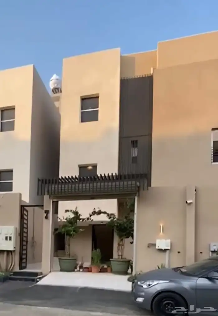 فلة للبيع .. أبها .. حي البديع 0