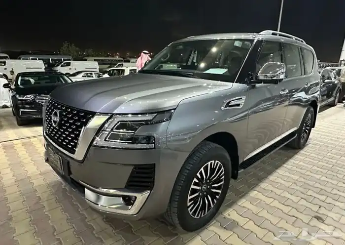 نيسان باترول بلاتينيوم موديل 2023 فل كامل نضيف جدا 0