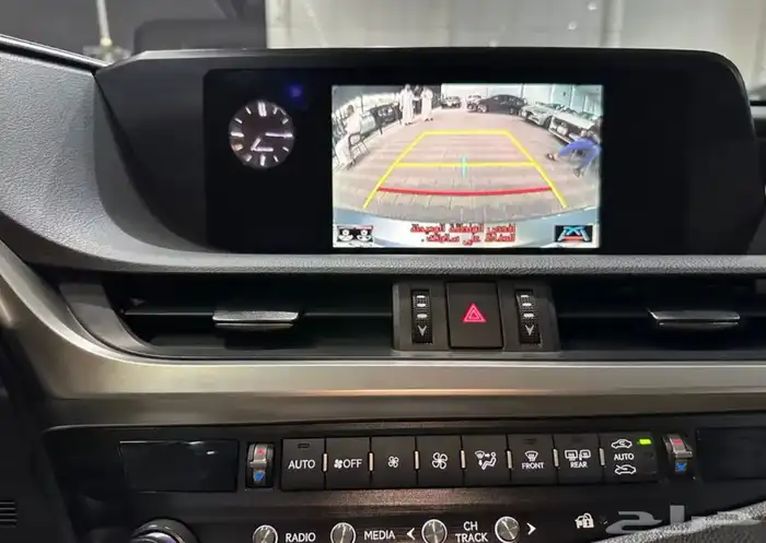 لكزس ES300 موديل 2019 هايبرد نضيف 6