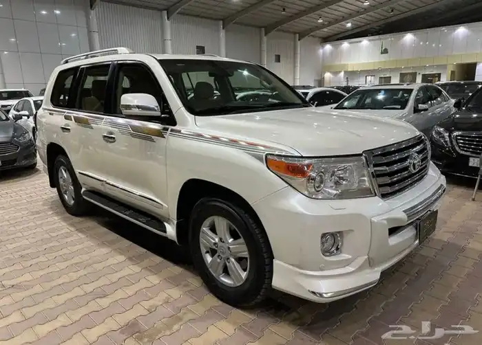 تويوتا لاندكروزر GXR موديل 2014 فل كامل بريمي 1