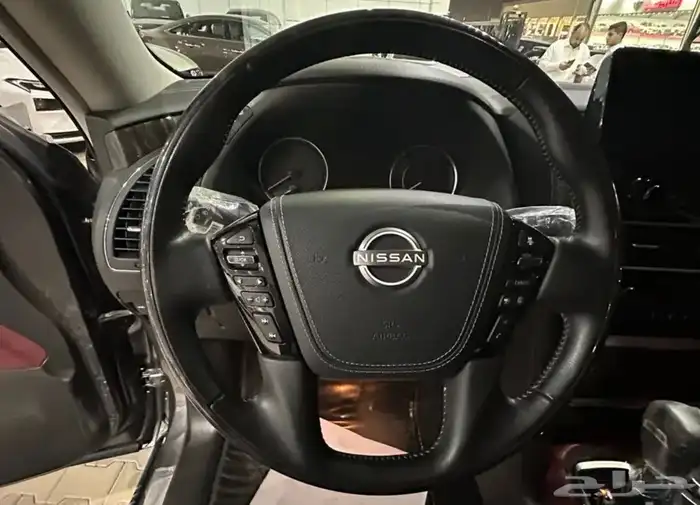 نيسان باترول بلاتينيوم موديل 2023 فل كامل نضيف جدا 10