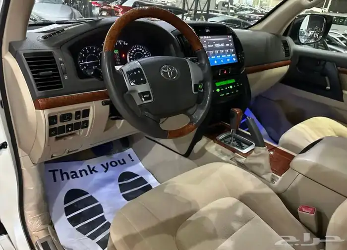 تويوتا لاندكروزر GXR موديل 2014 فل كامل بريمي 12