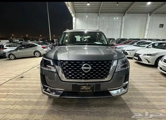 نيسان باترول بلاتينيوم موديل 2023 فل كامل نضيف جدا 3