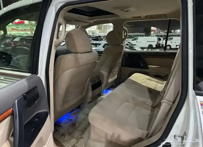 تويوتا لاندكروزر GXR موديل 2014 فل كامل بريمي 20