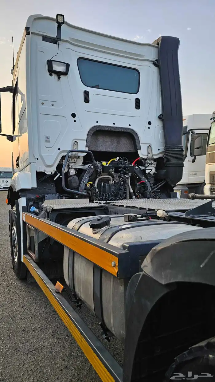 شاحنة مرسيدس أروكس موديل 2019 - دبل عكوس 8