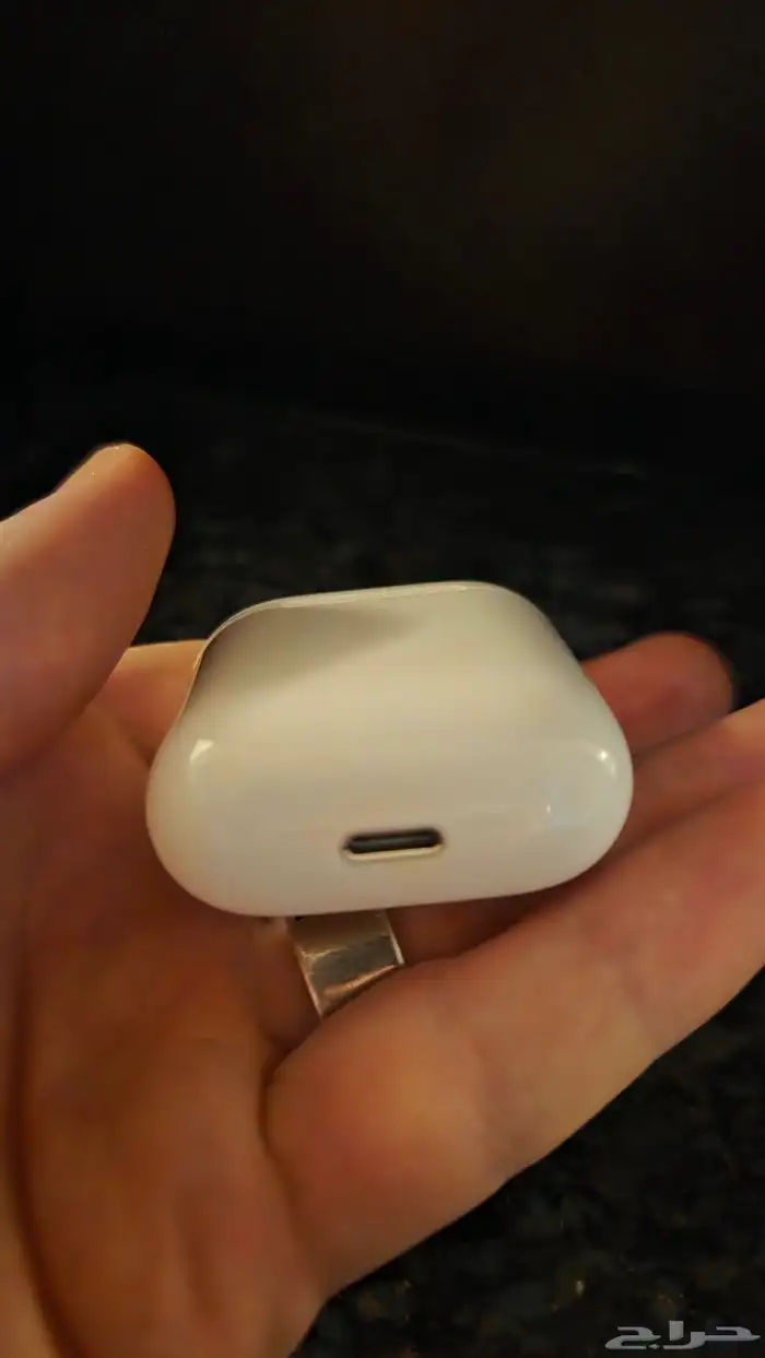 ايربودز ايفون ممتازه مع العلبه وسلك الشحن السعر لسرعة البيع 2