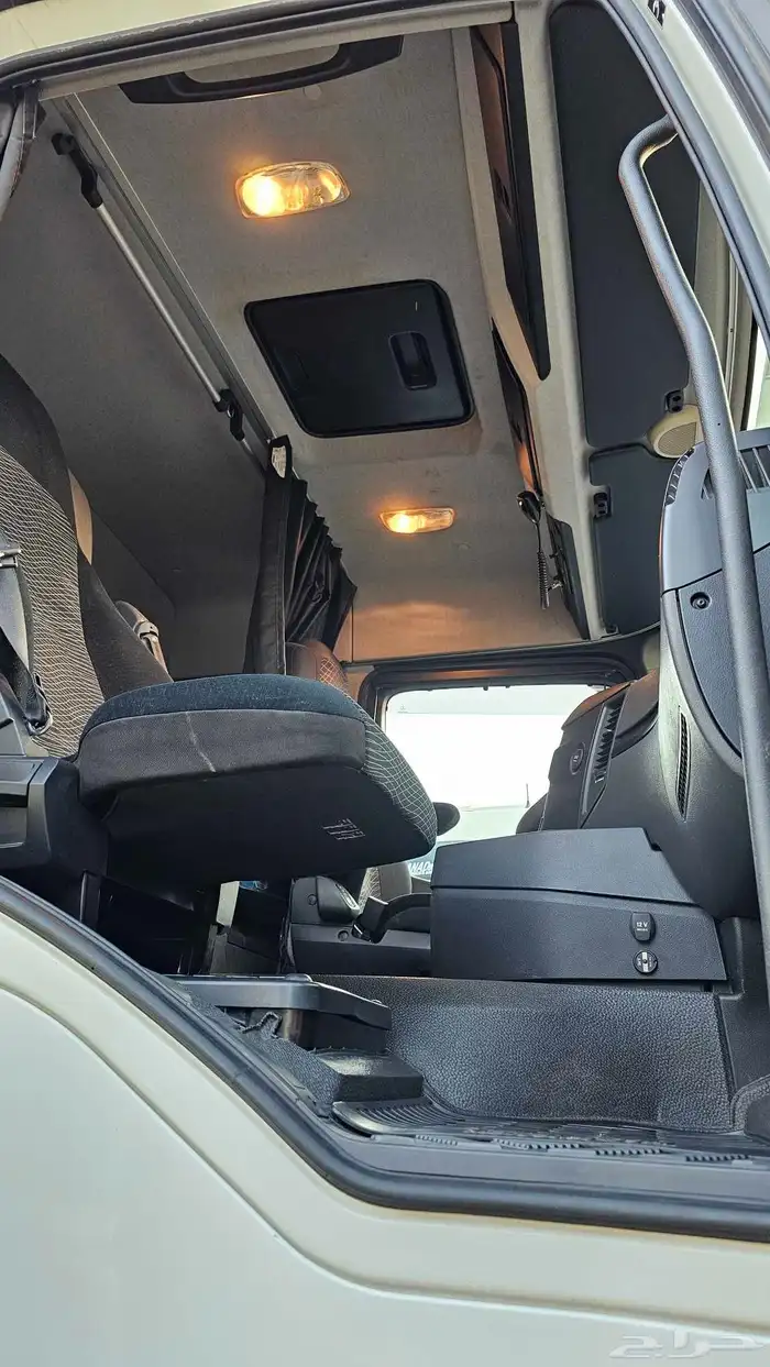 شاحنة مرسيدس أروكس موديل 2019 - دبل عكوس 13