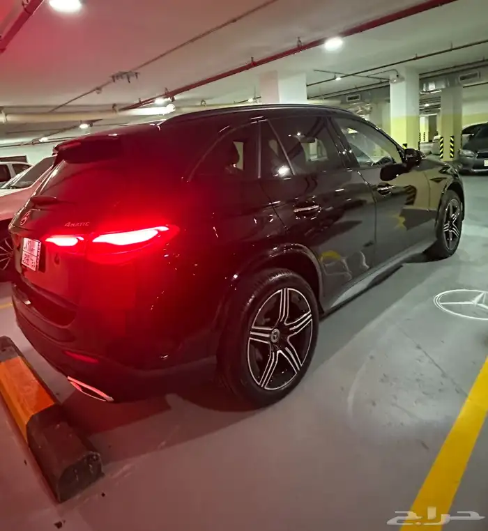 مرسيدس GLC300 AMG موديل 2025 شبه جديد وبضمان الجفالي 4