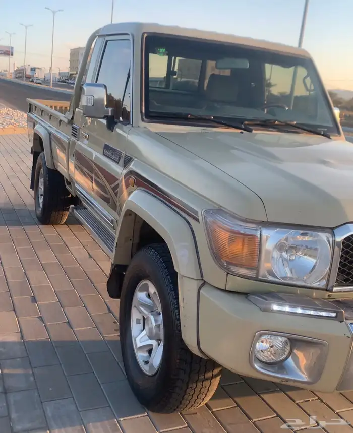 شاص 2010 رفرف نظيف جدا 0