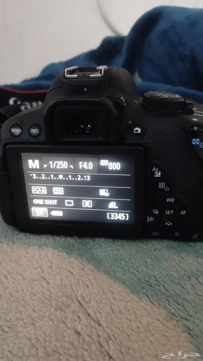 لي البيع المستعجل اضاءة و كاميرا كانون شبه جديدة 0