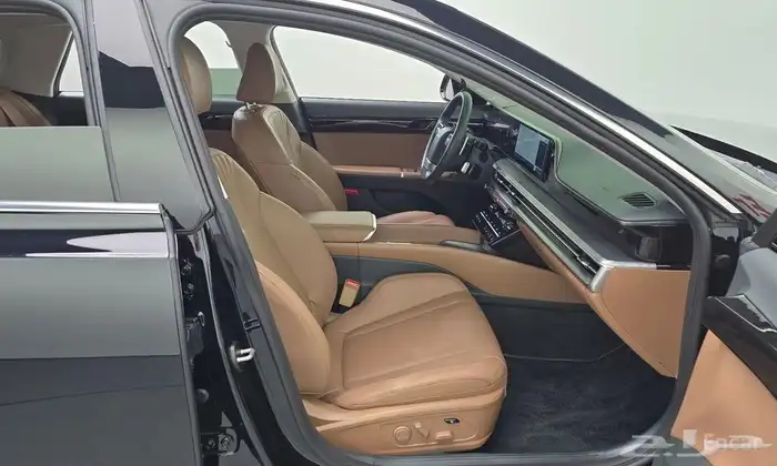 ازيرا 6 سلندر 2023 8