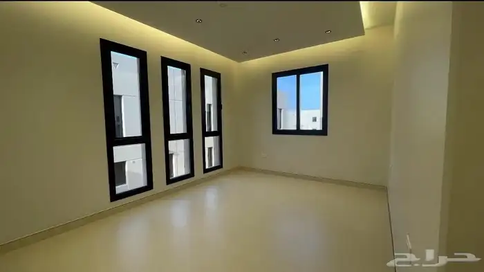 فيلا للبيع بطراز سلماني 34