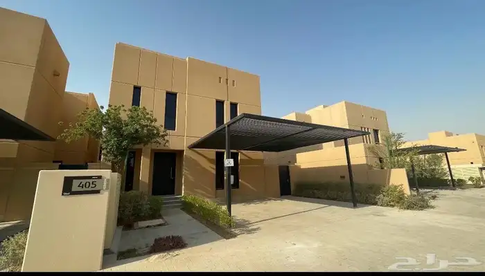 فيلا للبيع بطراز سلماني 82