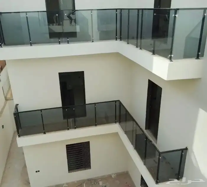 زجاج سكريت 0