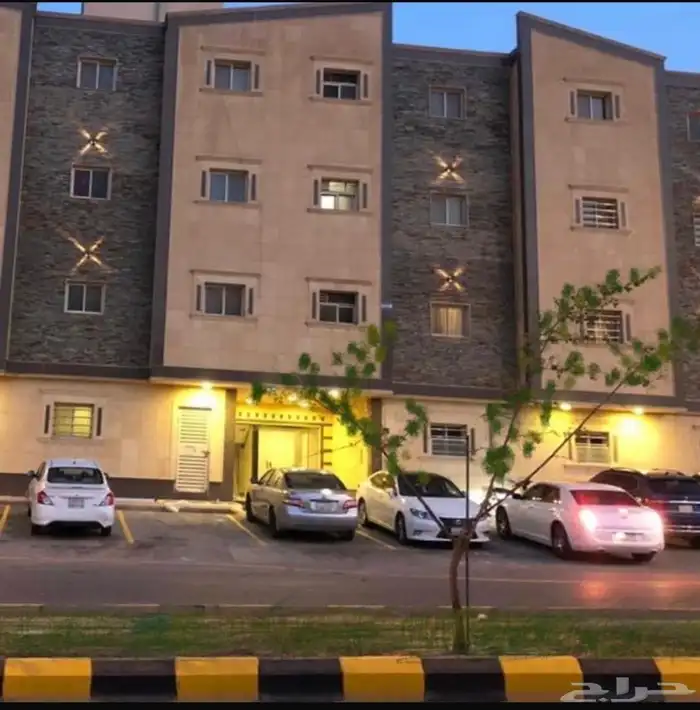 شقة كبيرة حي الوادي مكيفات سبلت عوائل فقط 0