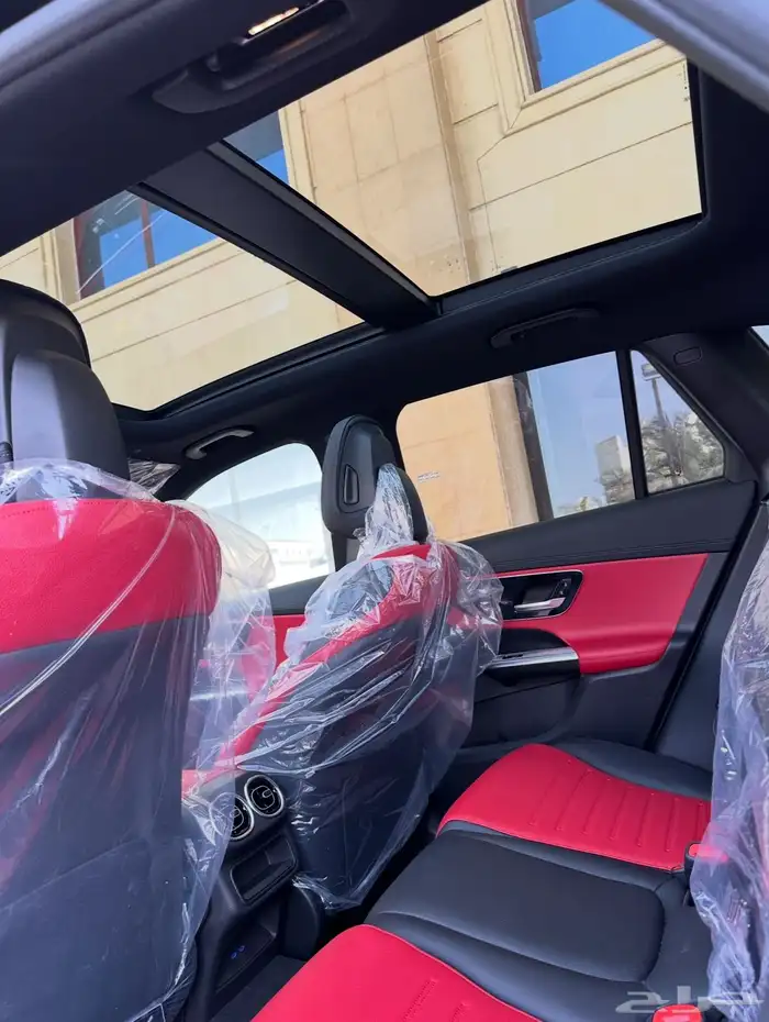 مرسيدس GLC300 AMG موديل 2025 شبه جديد وبضمان الجفالي 20