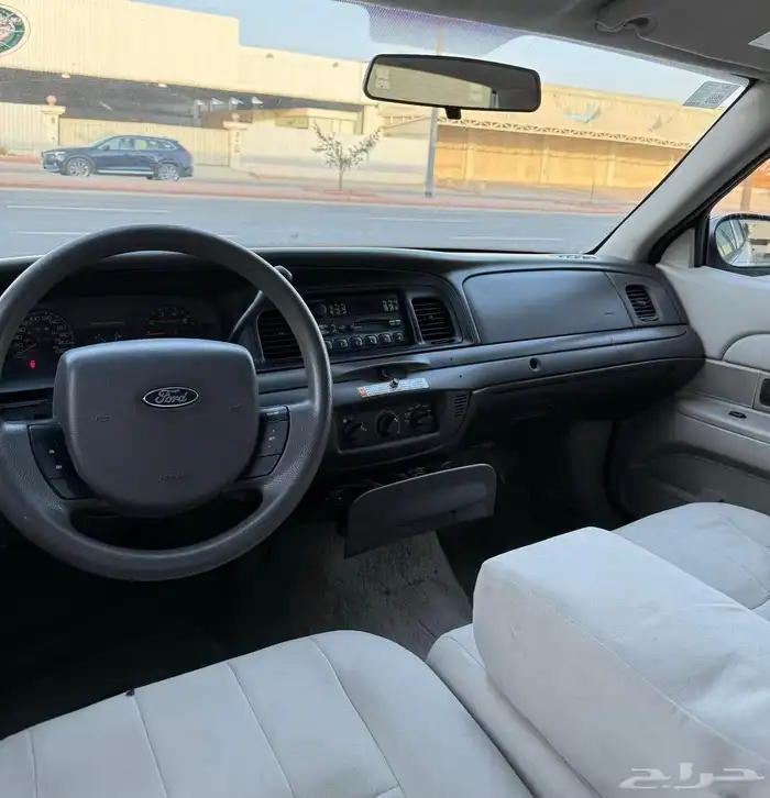 فورد فكتوريا 4