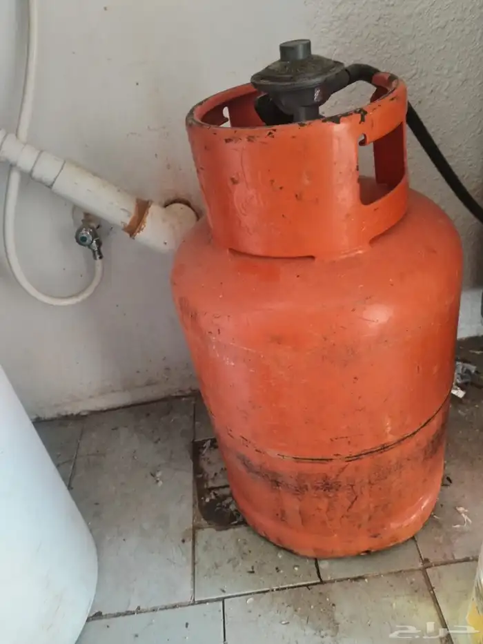 سلام عليكم أعرض لكم غساله وفرن وأسطوانة غاز ومكيف ومروحه 4