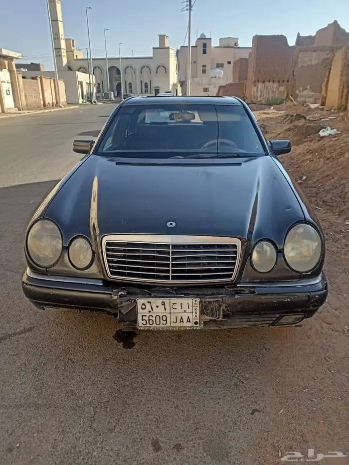 للبيع مرسيدس بنزين طراز المركبه 300 0