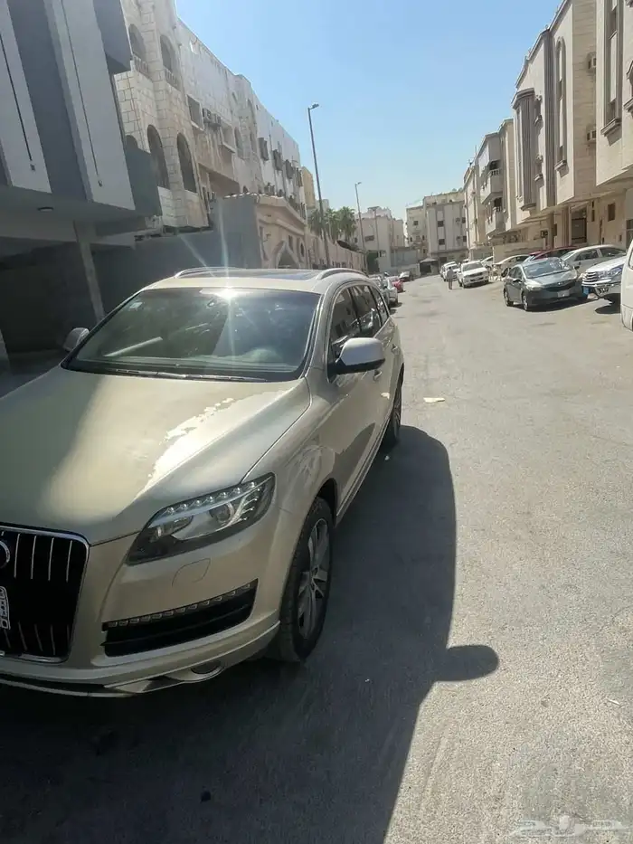 للبيع سيارة اودي Q7 ممشى السيارة 52000 0