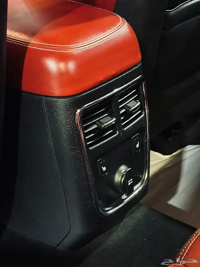 تشارجر 2014 SRT بحاله ممتازه ماشاء الله 11