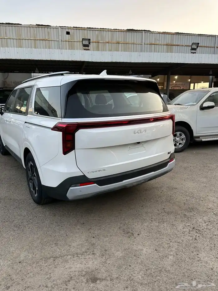كيا كرنفال 2025 GL الاهليه 4