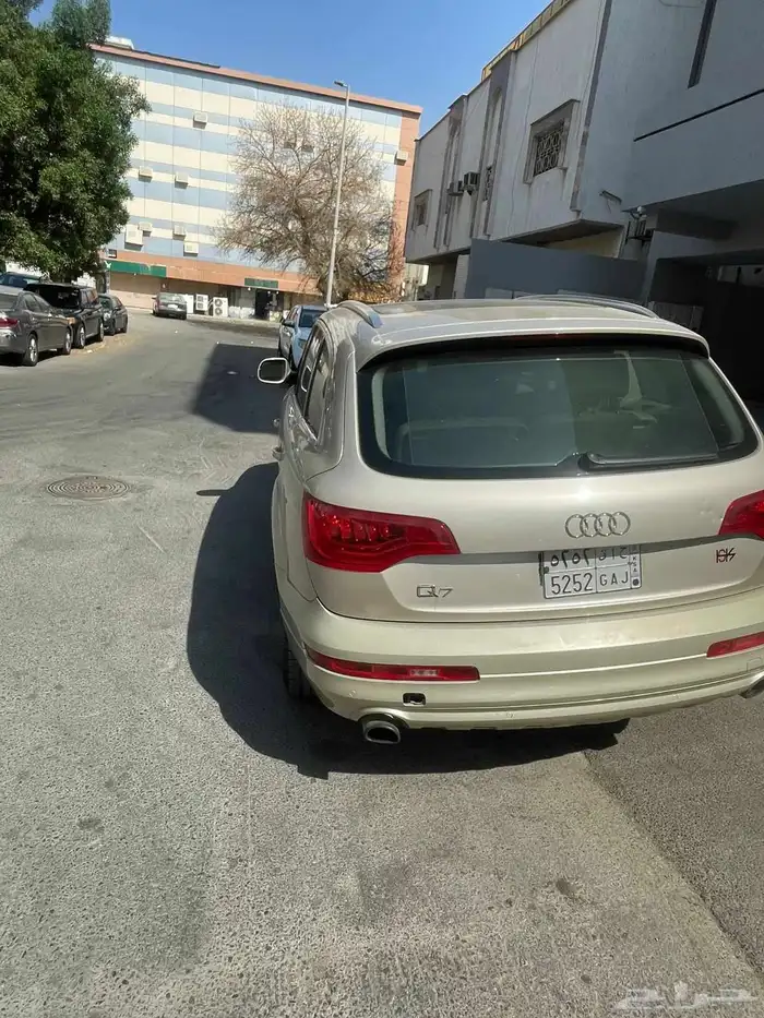للبيع سيارة اودي Q7 ممشى السيارة 52000 1
