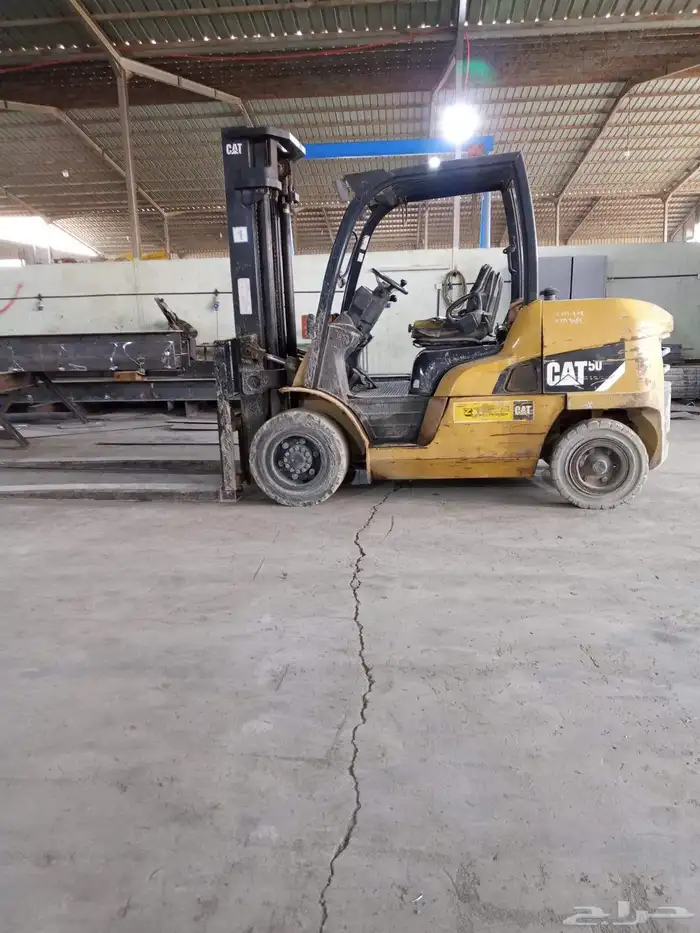 تاجير رافعات شوكيه فوركلفت 0