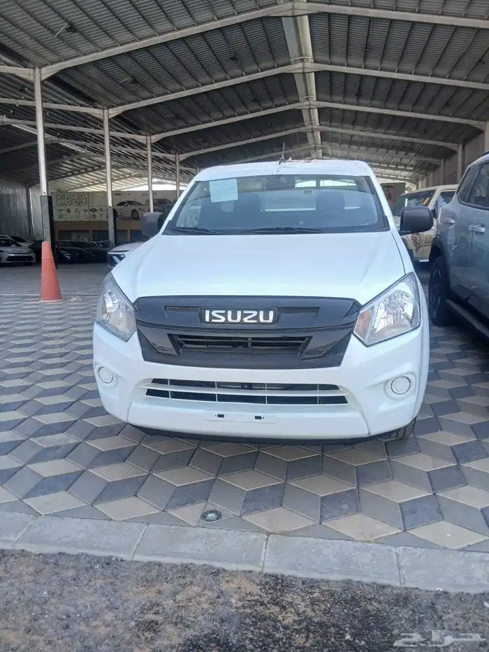 ايسوزو. دي ماكس. جوانب. 2025 3