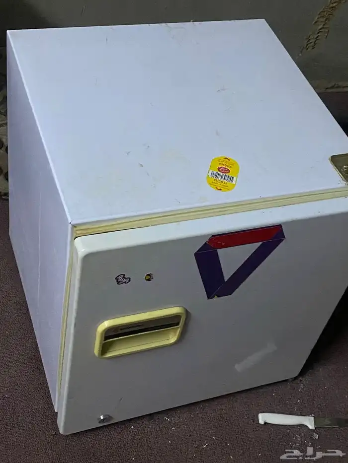 السلام عليكم عرض تلاجه حجمه صغير وتبرد تبريد متاز جزن 0