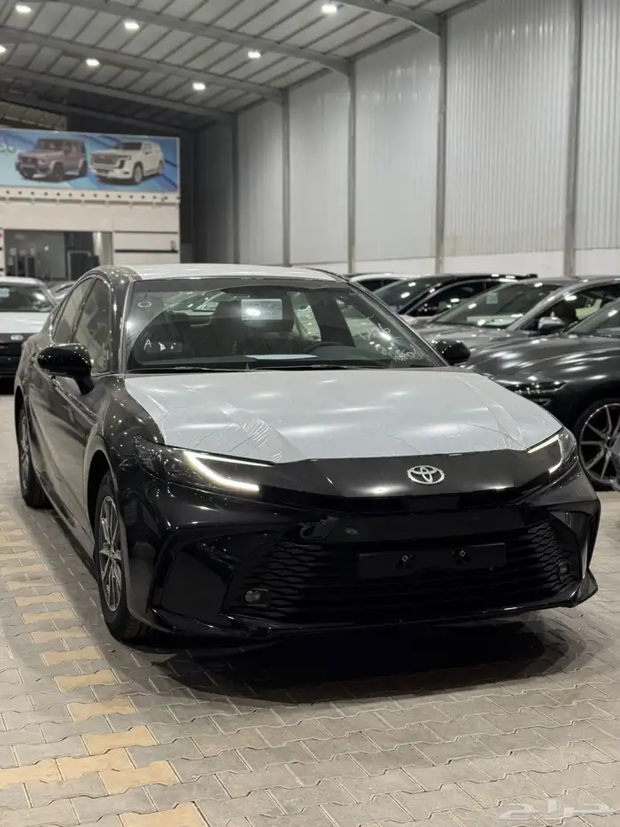 تويوتا كامري 2025 استاندر E اسود - اصفار اقل سعرر 1