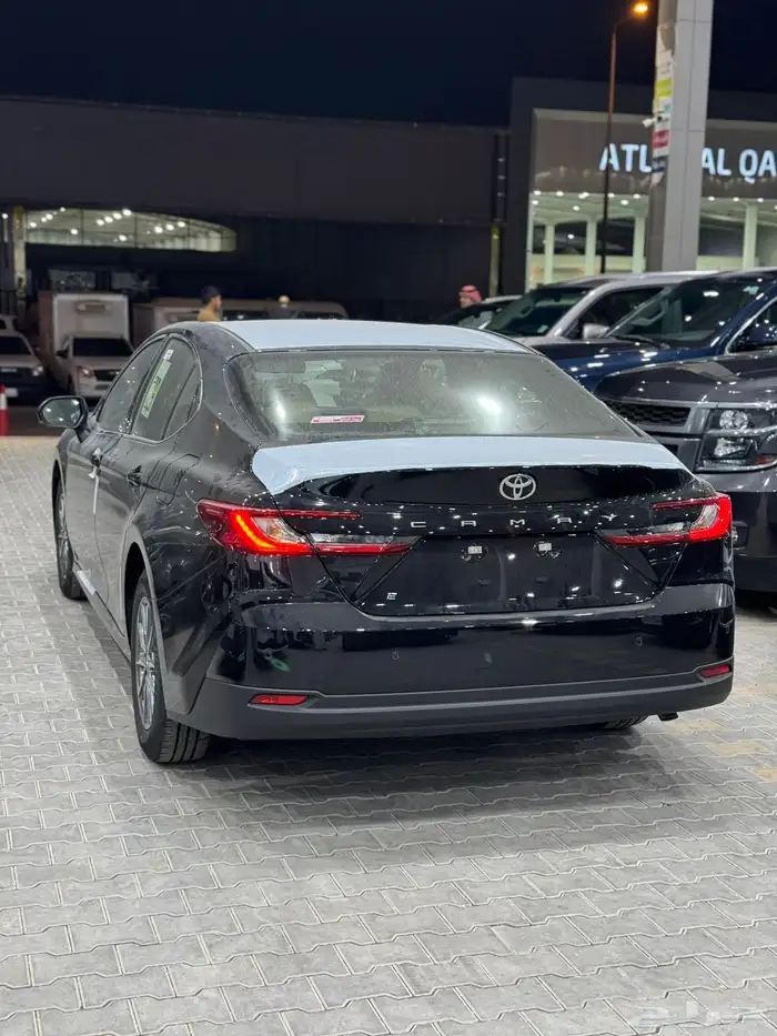 تويوتا كامري 2025 استاندر E اسود - اصفار اقل سعرر 3