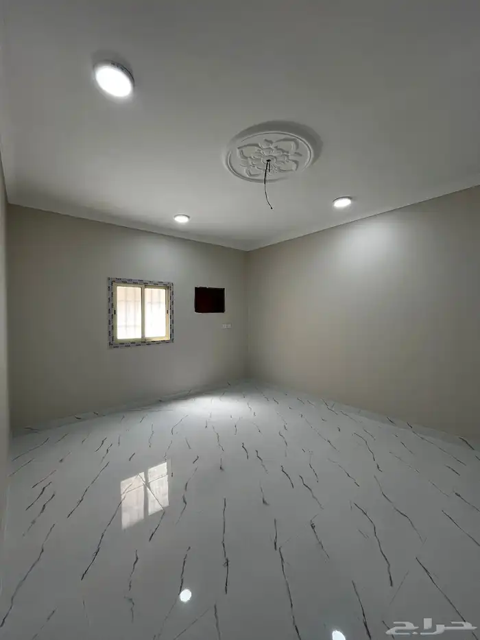 شقة حي الدانة 3 دور ارضي جديدة 5