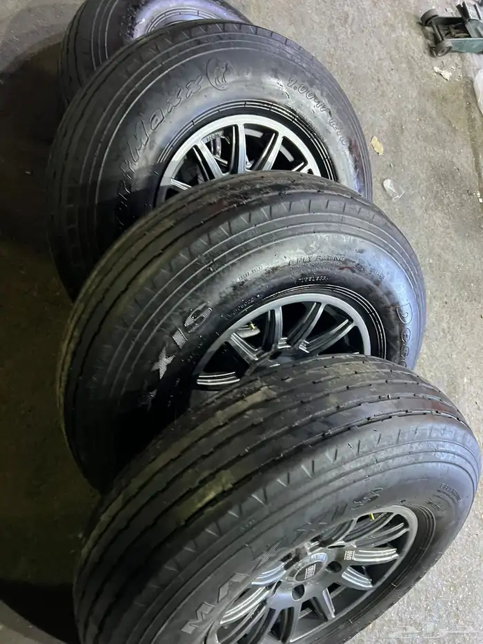 جنوط برايد جيب لاند كروزر 5 مسمار مع كفرات مكسس مقاس 900 17 7