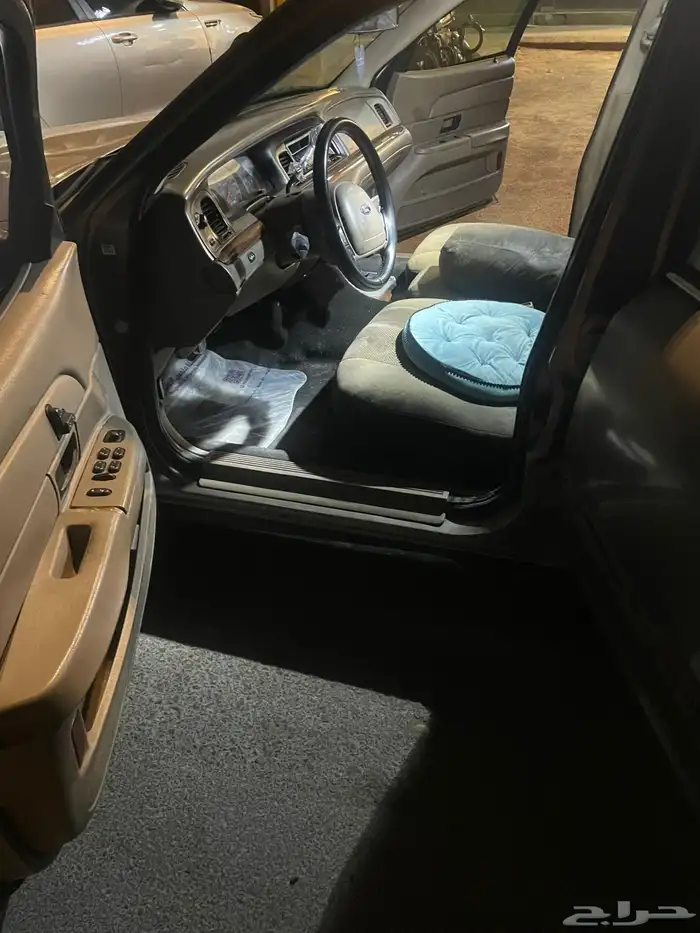 فورد فكتوريا 2004 5