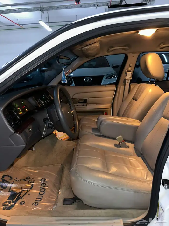 فورد كراون فكتوريا وكاله 37