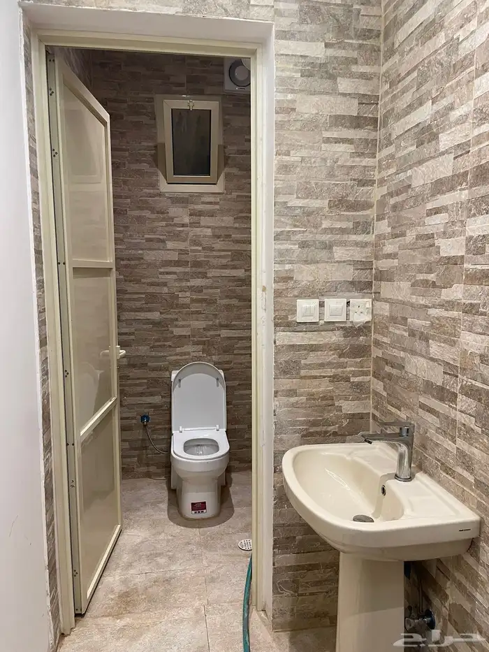 دور أرضي للايجار بالمزاحمية 4